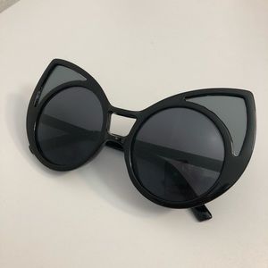 Black cat eye sunglasses